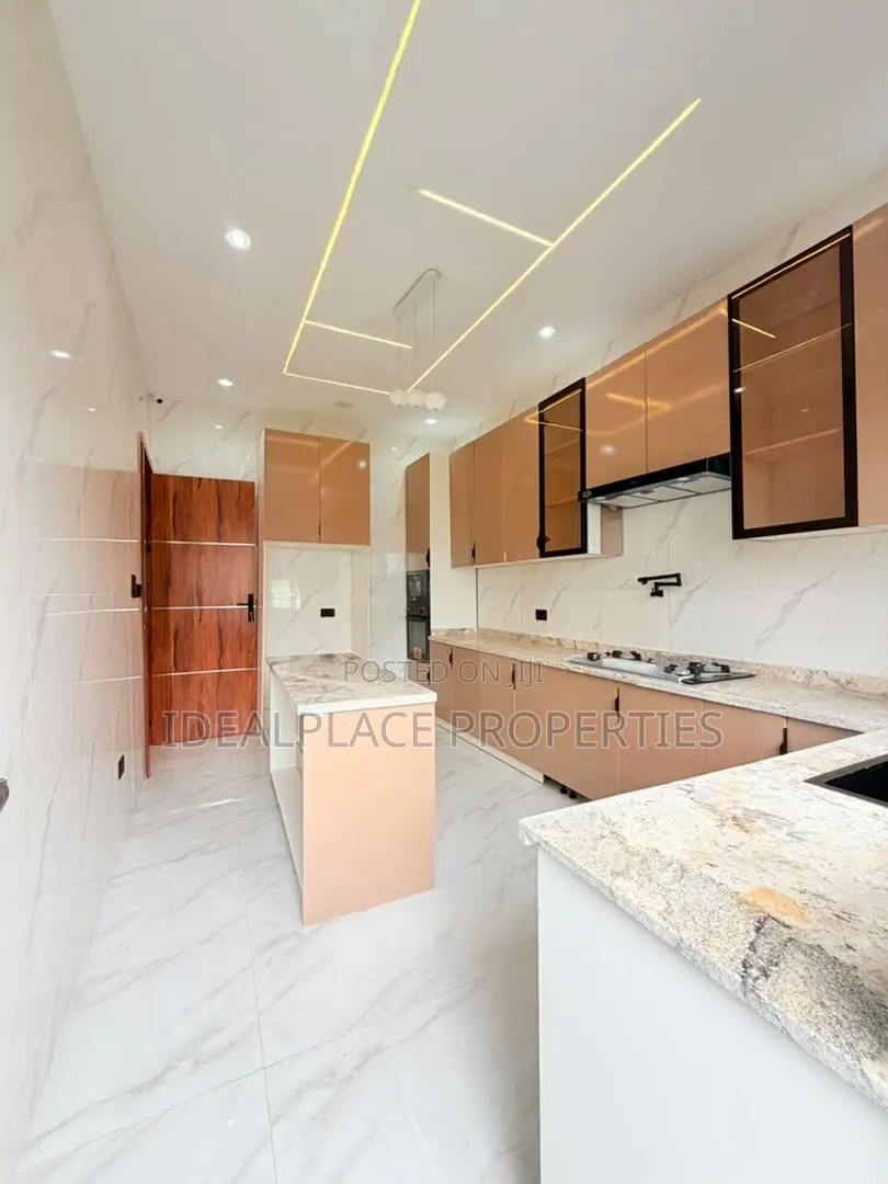 5bdrm Duplex in Amuwo-Odofin for sale