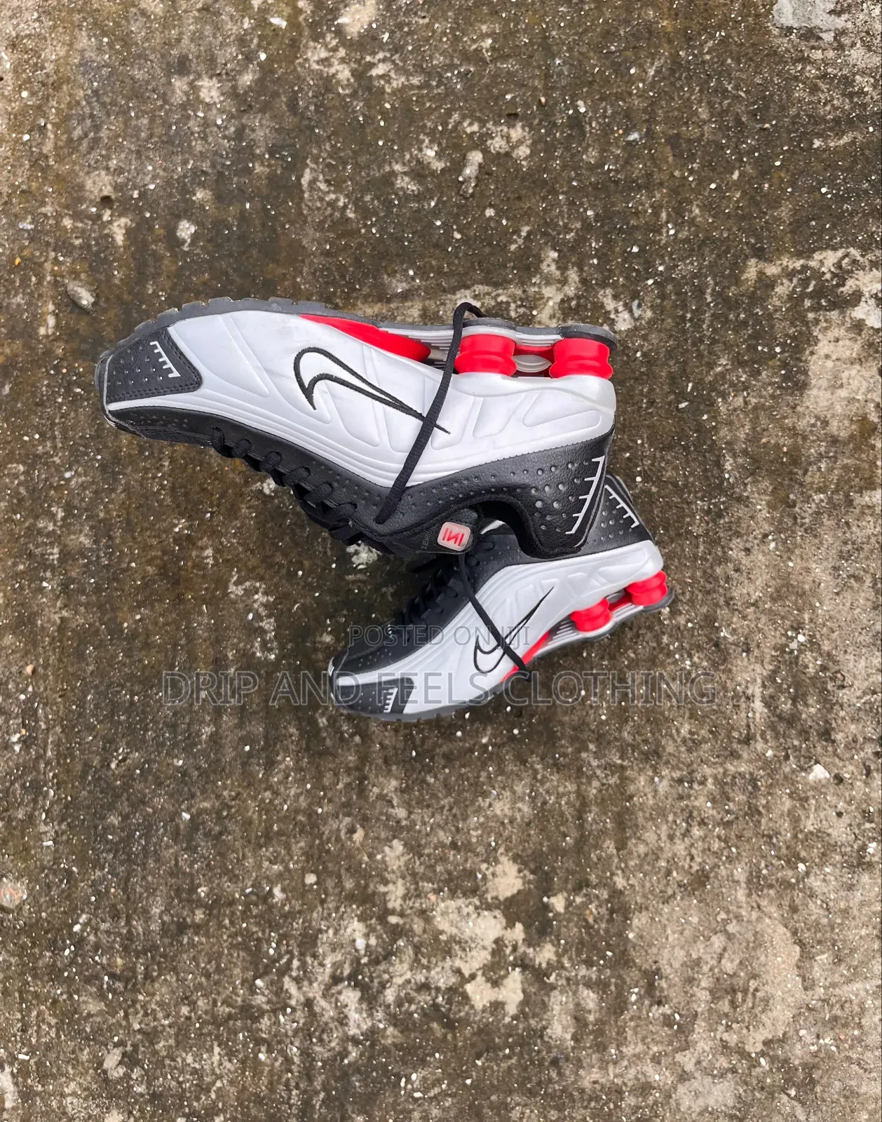 Nike Shox R4 Sneakers