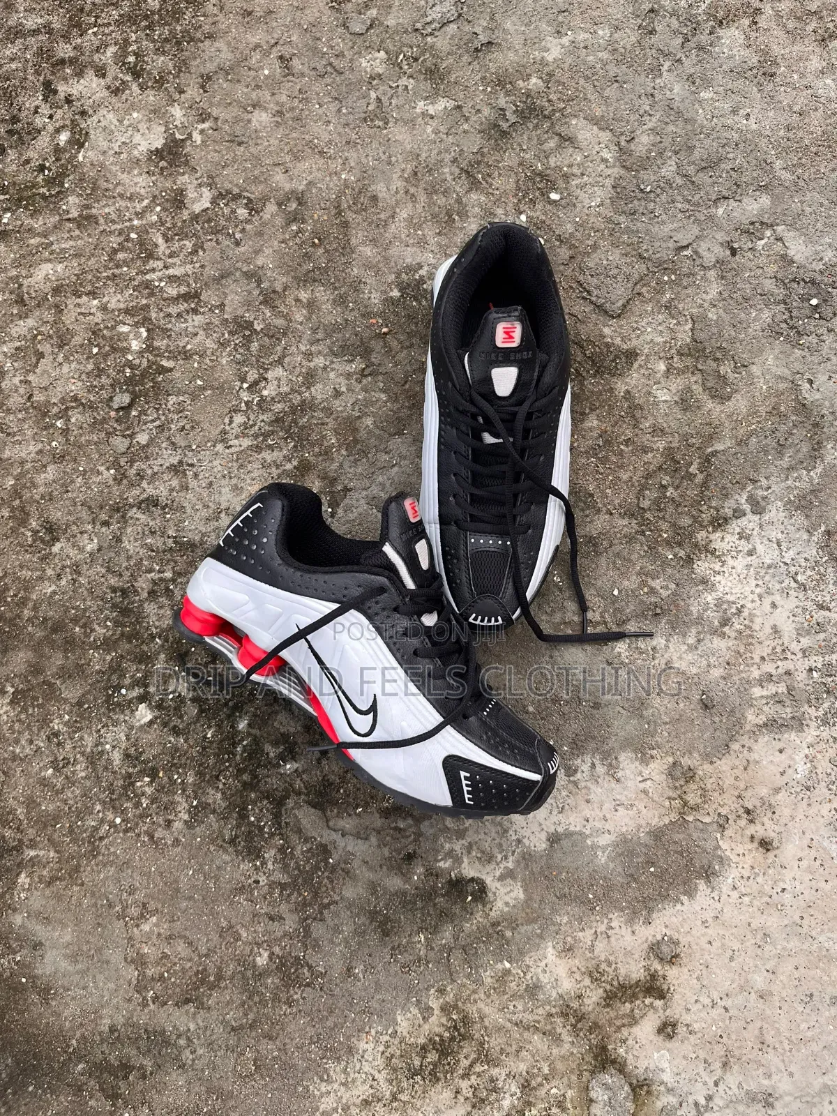 Nike Shox R4 Sneakers