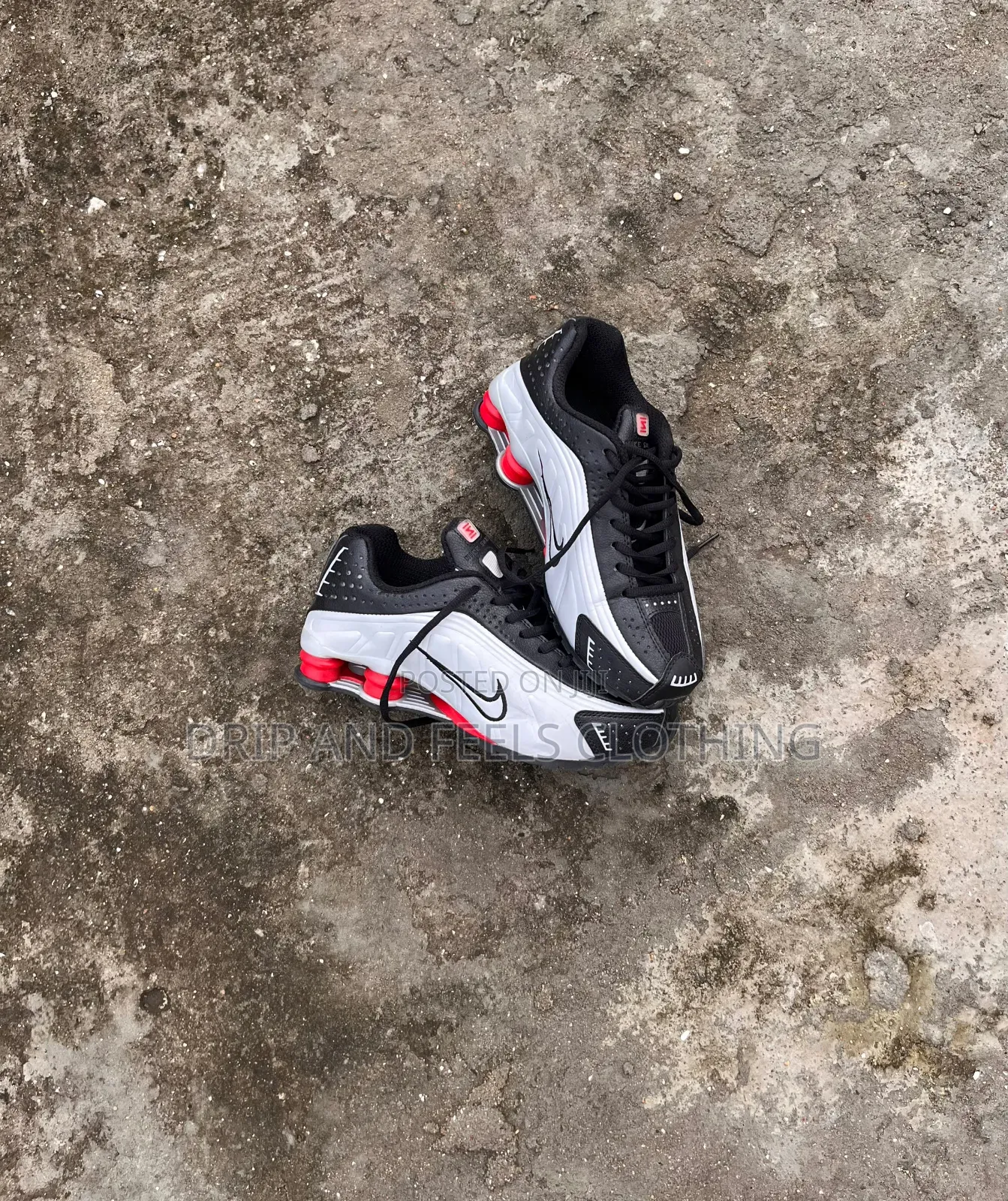 Nike Shox R4 Sneakers