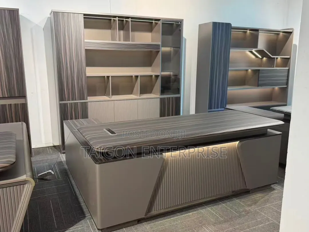 Unique Boss Executive Desk
