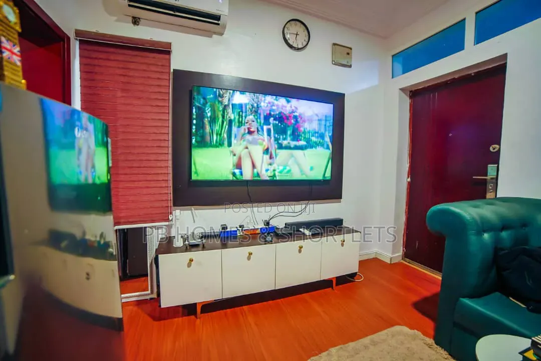 Furnished 1bdrm Apartment in Olubunmi Owa Street, Lekki Phase 1