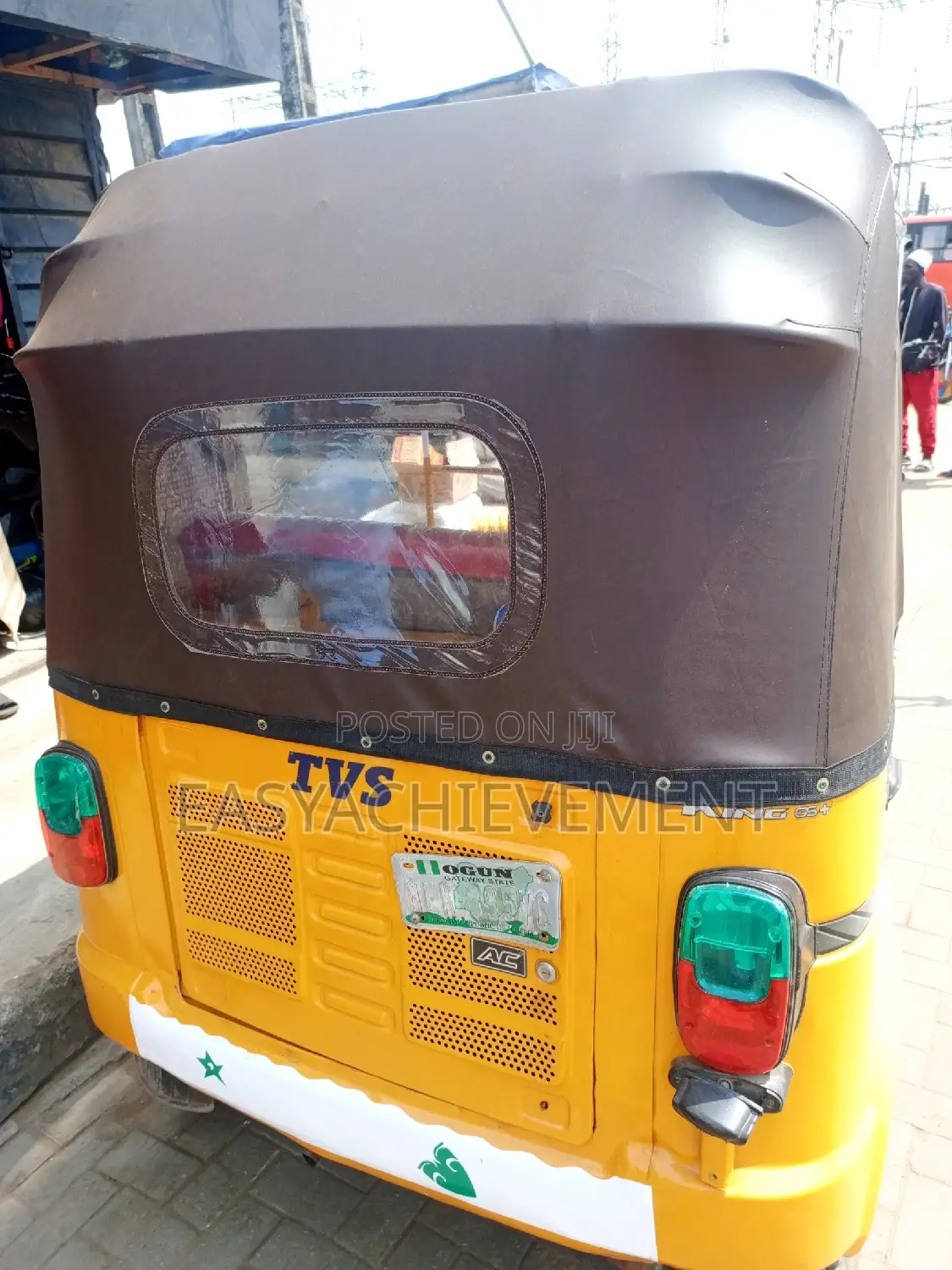 TVS Apache RTR 160 2V ABS 2024 Gold