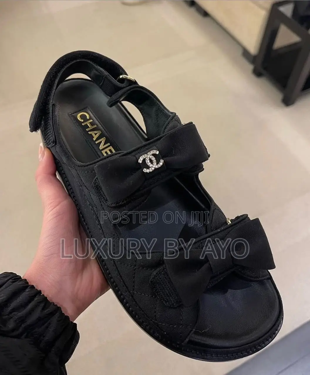 New in Luxury Chanel Grosgrain Quilted Bow Daddy Sandal