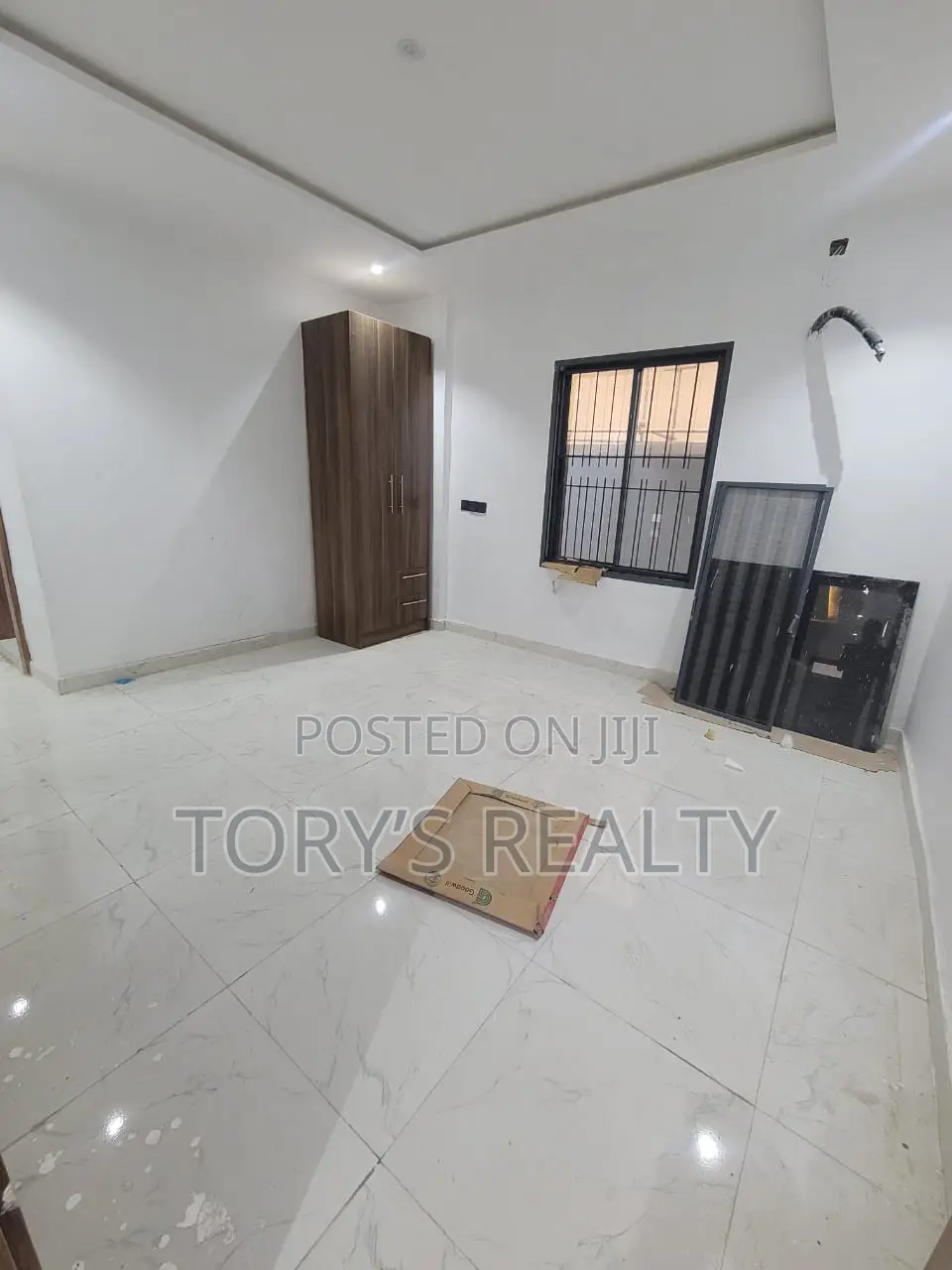 2bdrm Apartment in Lekki Phase 1 for rent