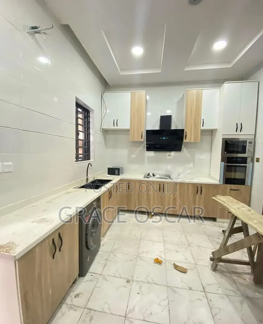 4bdrm Duplex in Ikota for rent