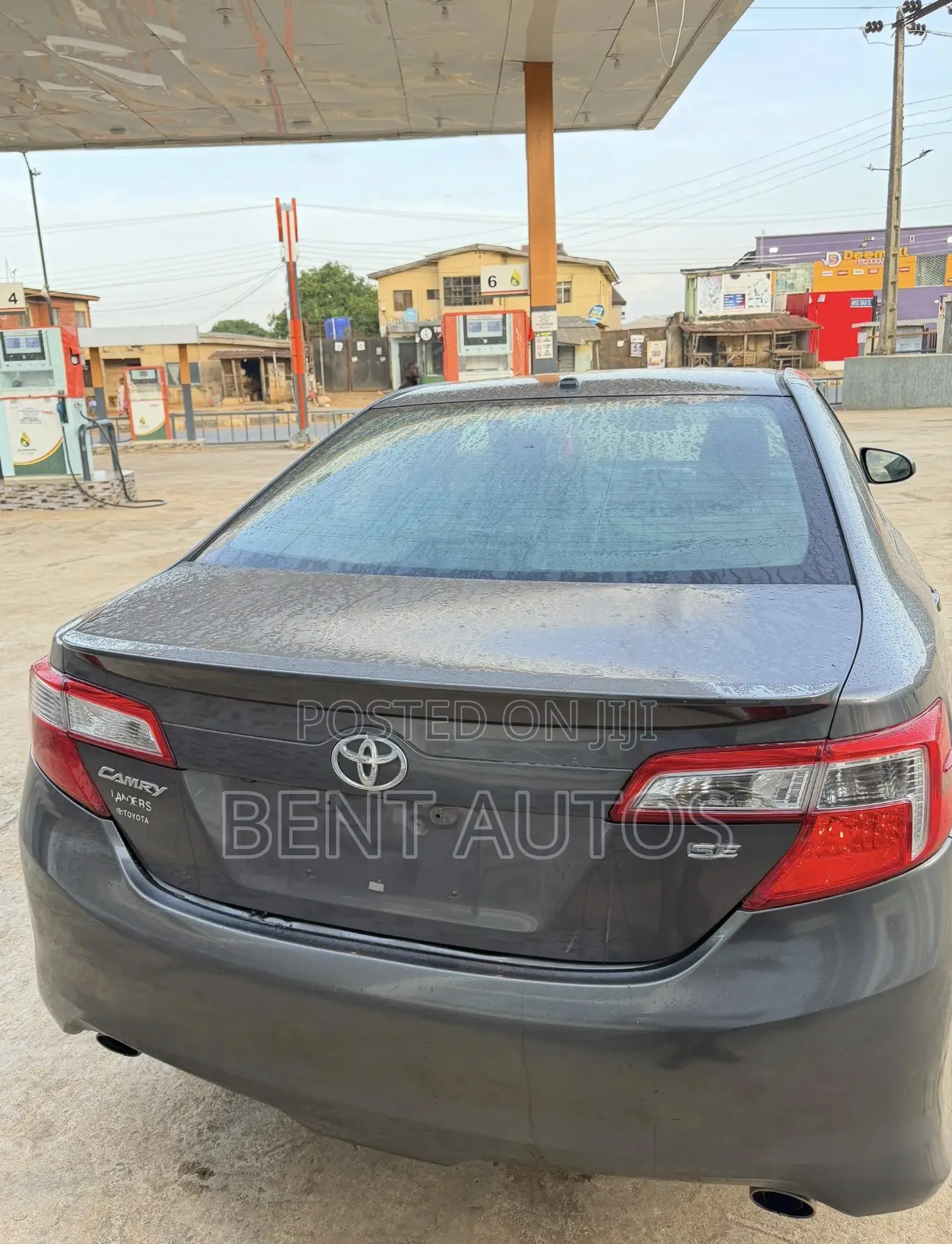 Toyota Camry SE V6 4dr Sedan (3.5L 6cyl 6A) 2013 Gray