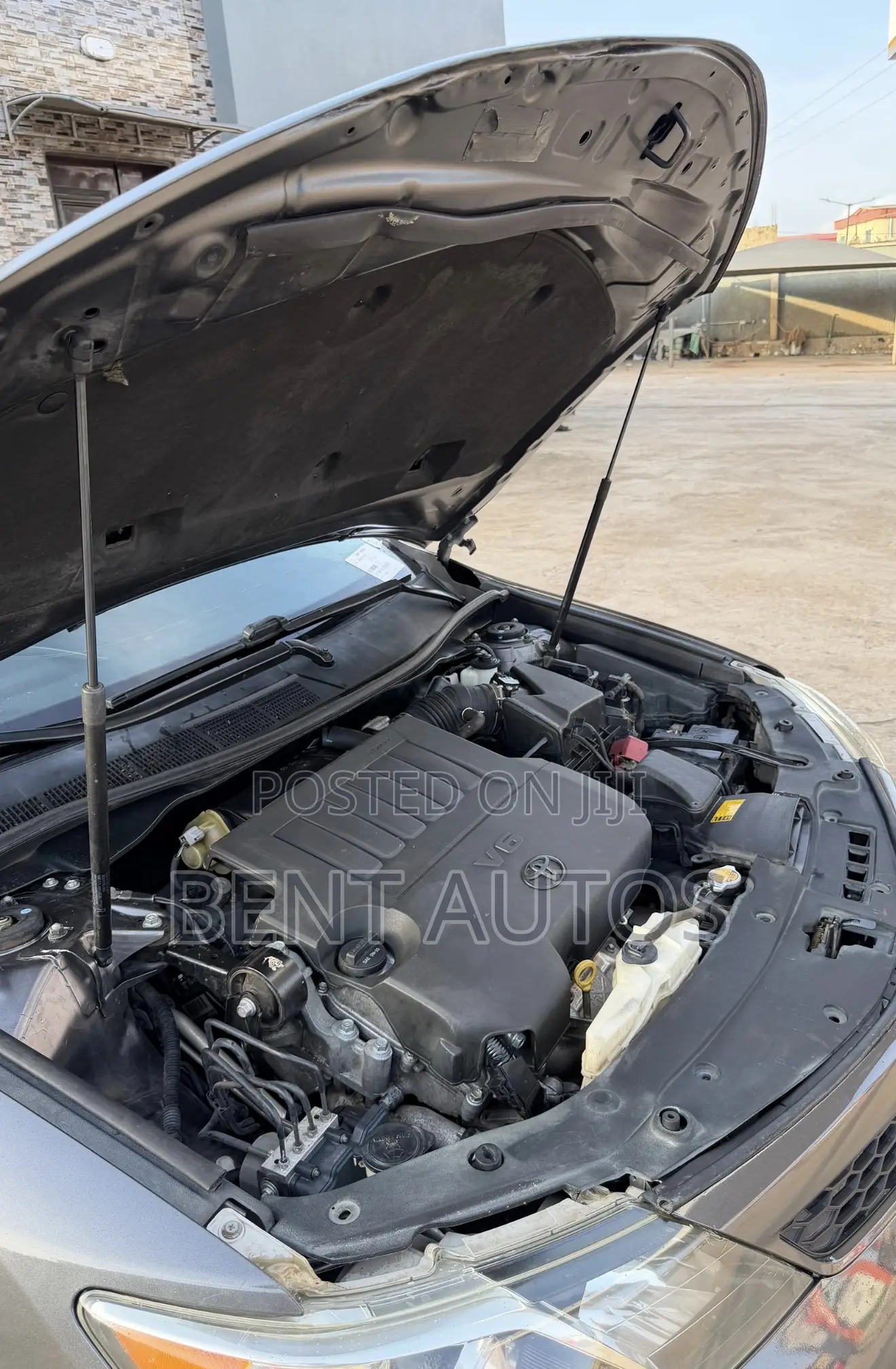 Toyota Camry SE V6 4dr Sedan (3.5L 6cyl 6A) 2013 Gray