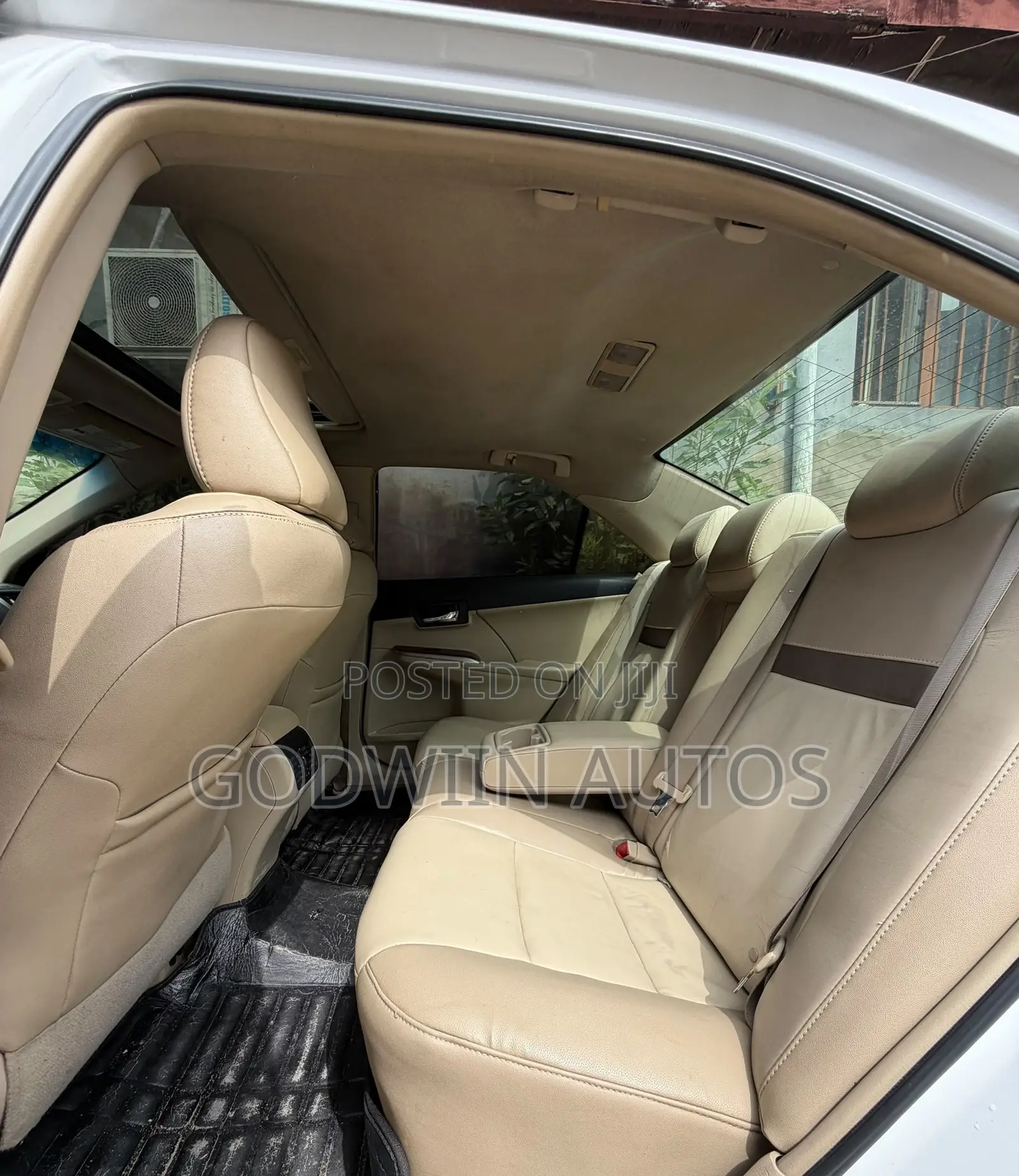 Toyota Camry XLE 4dr Sedan (2.5L 4cyl 6A) 2013 White