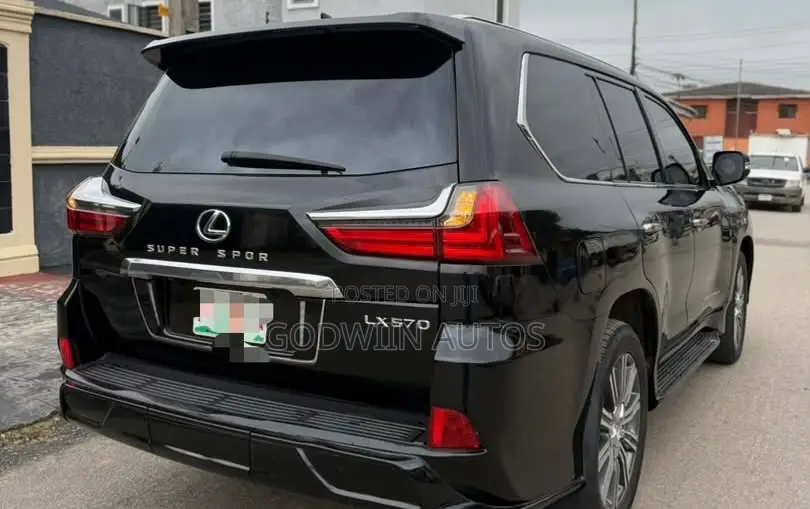 Lexus LX 570 AWD 2016 Black