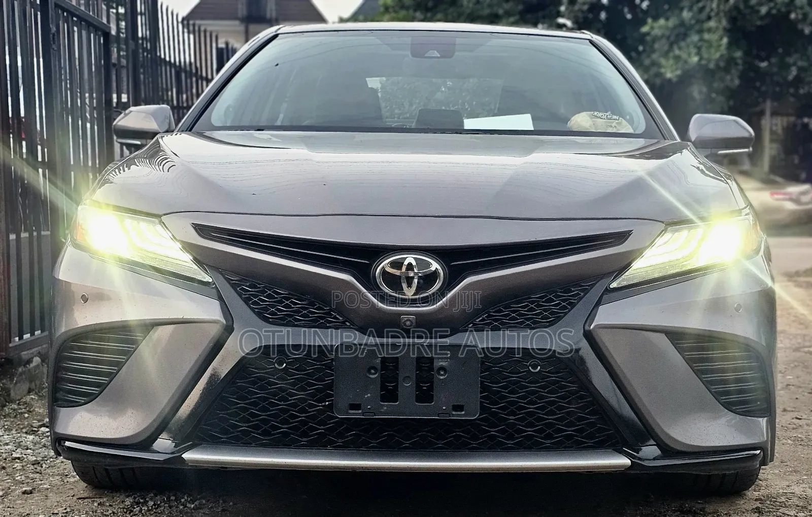 Toyota Camry 2018 Gray
