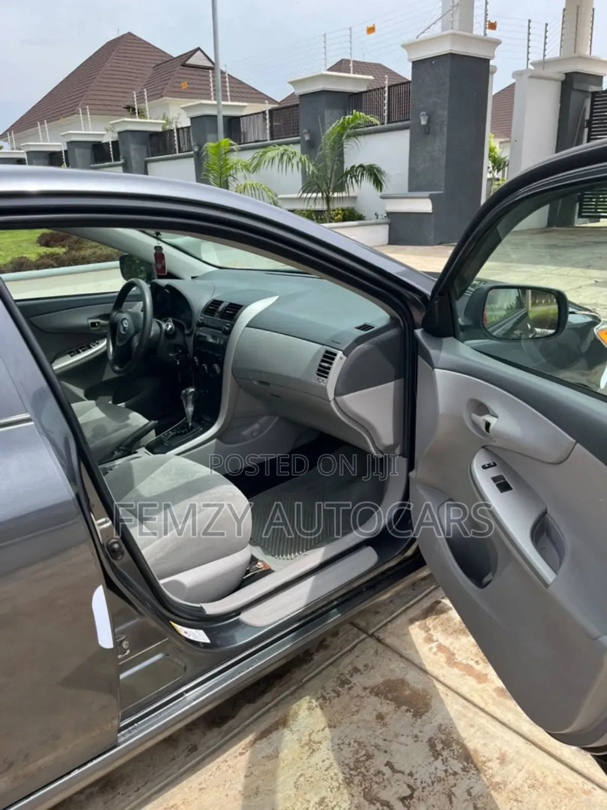 Toyota Corolla 2010 Gray