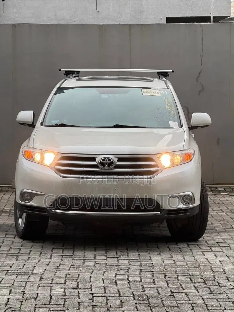 Toyota Highlander Limited 3.5l 4WD 2013 Silver