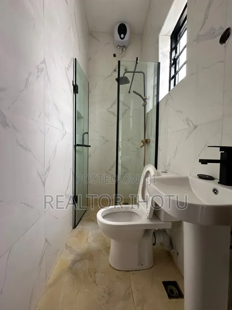 4bdrm Duplex in Ikota for sale