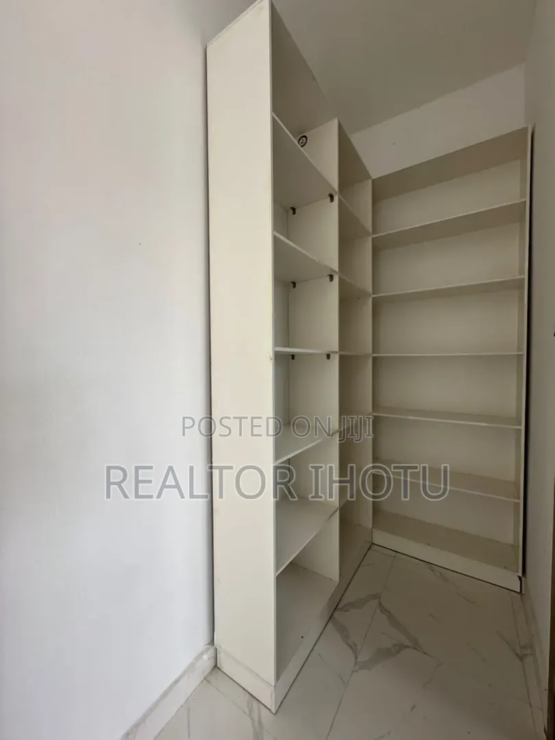 4bdrm Duplex in Ikota for sale