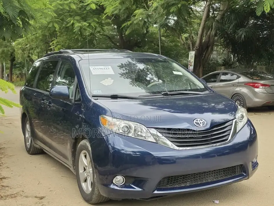 Toyota Sienna LE 7 Passenger 2011 Blue