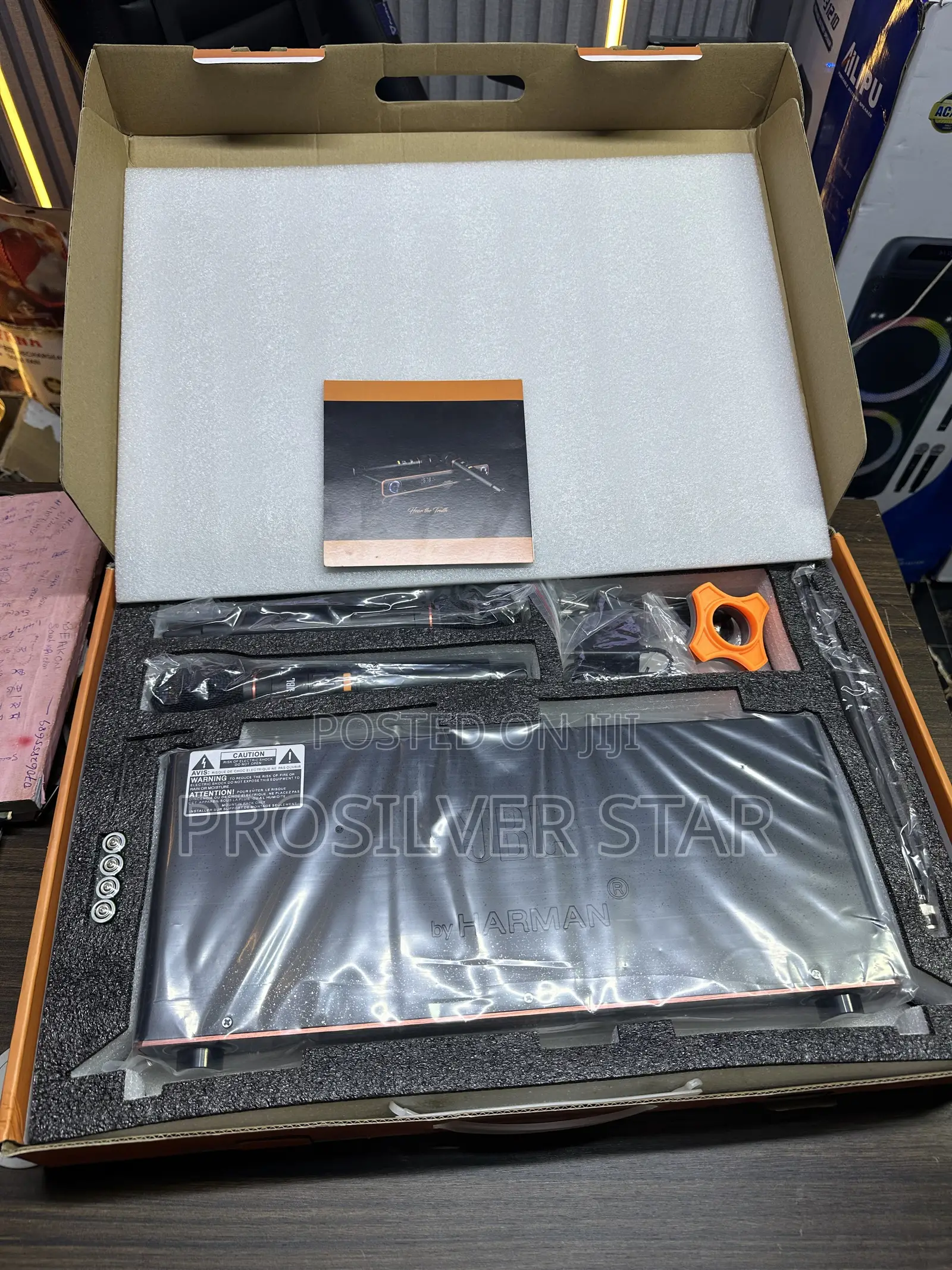 JBL T-600 UHF Wireless Microphone System