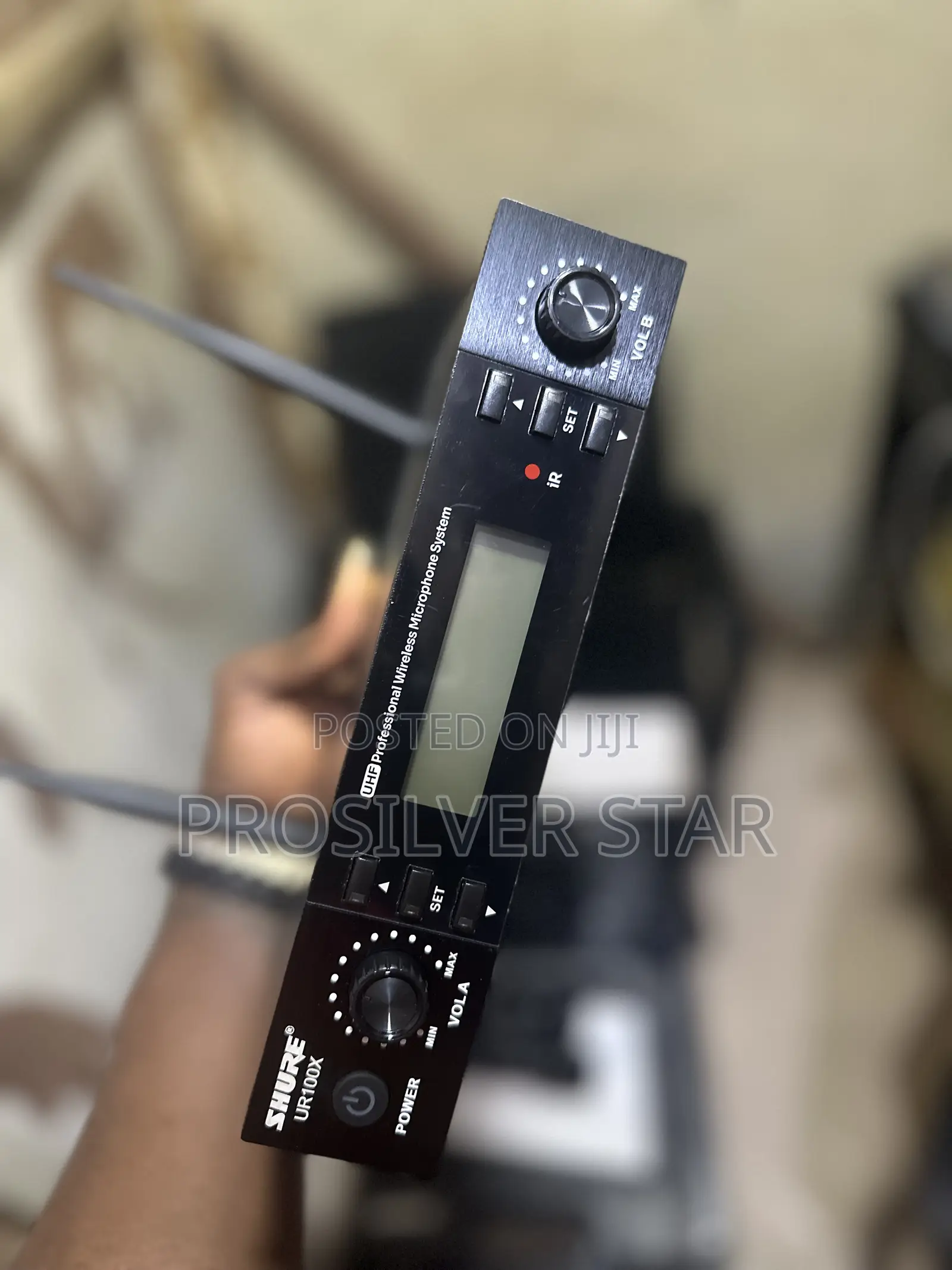 Shure UR100X UHF Wireless Microphone System