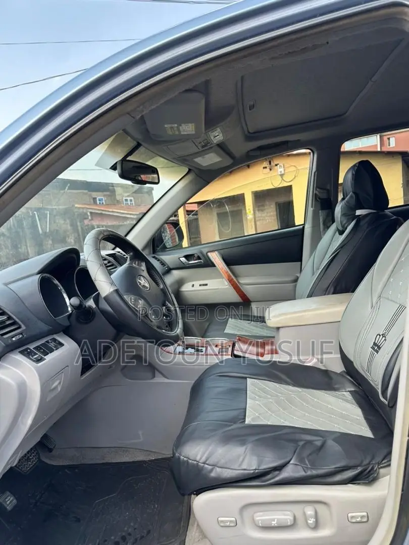 Toyota Highlander Limited 2010 Blue