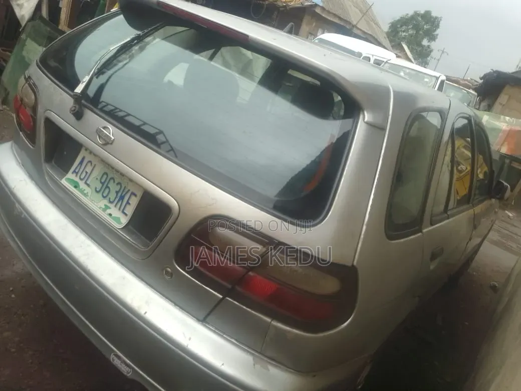 Nissan Almera Tino 2004 Silver