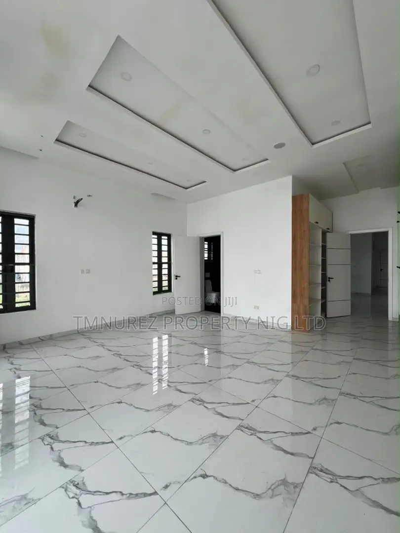 4bdrm Duplex in Chevron for rent
