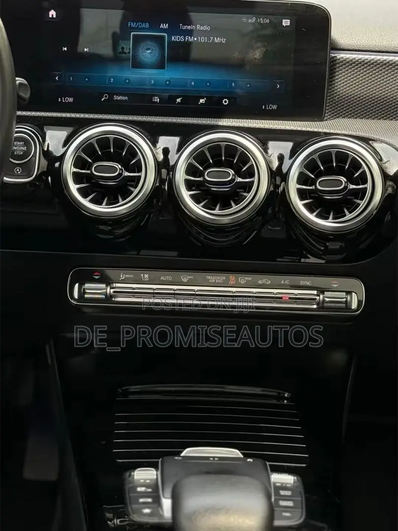Mercedes-Benz 220 2022 Gray