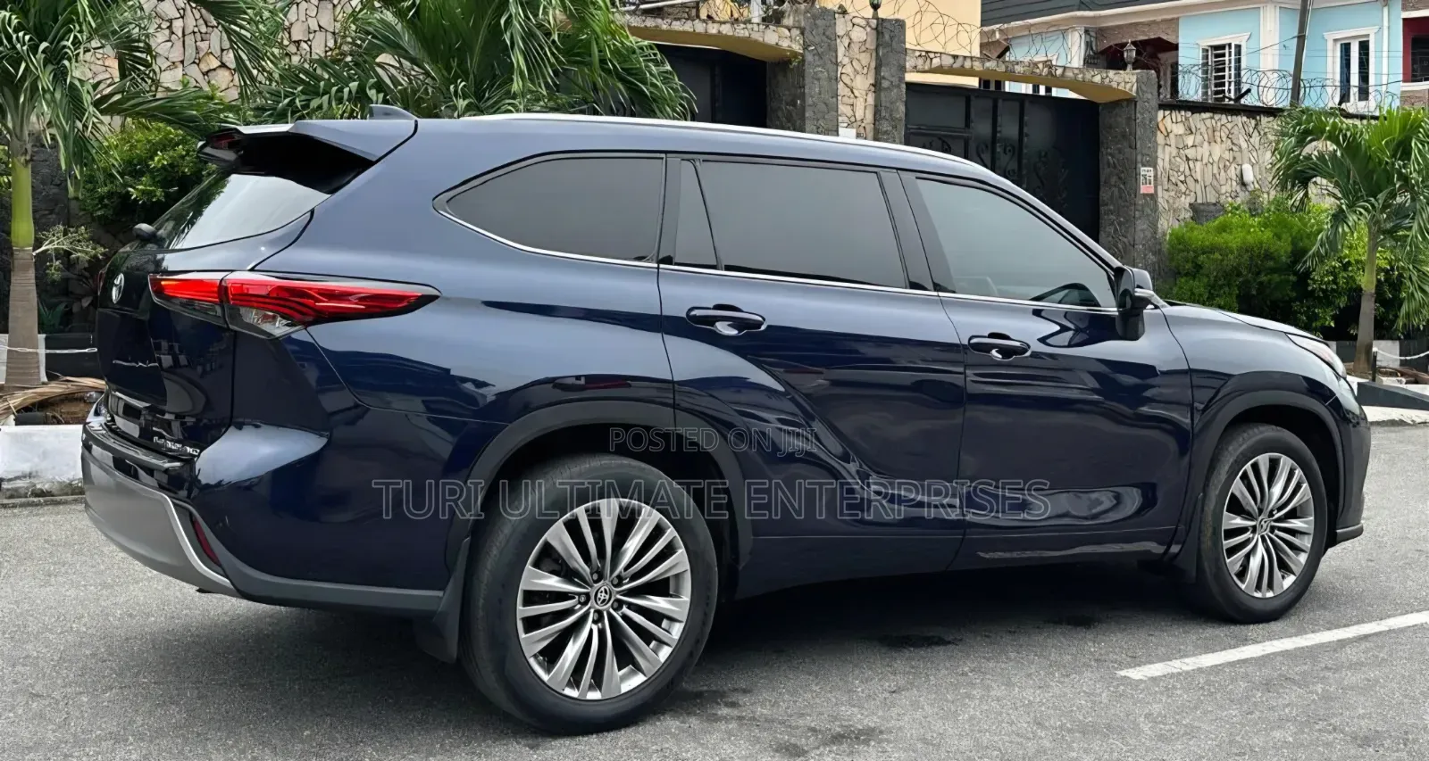 Toyota Highlander 2021 Blue