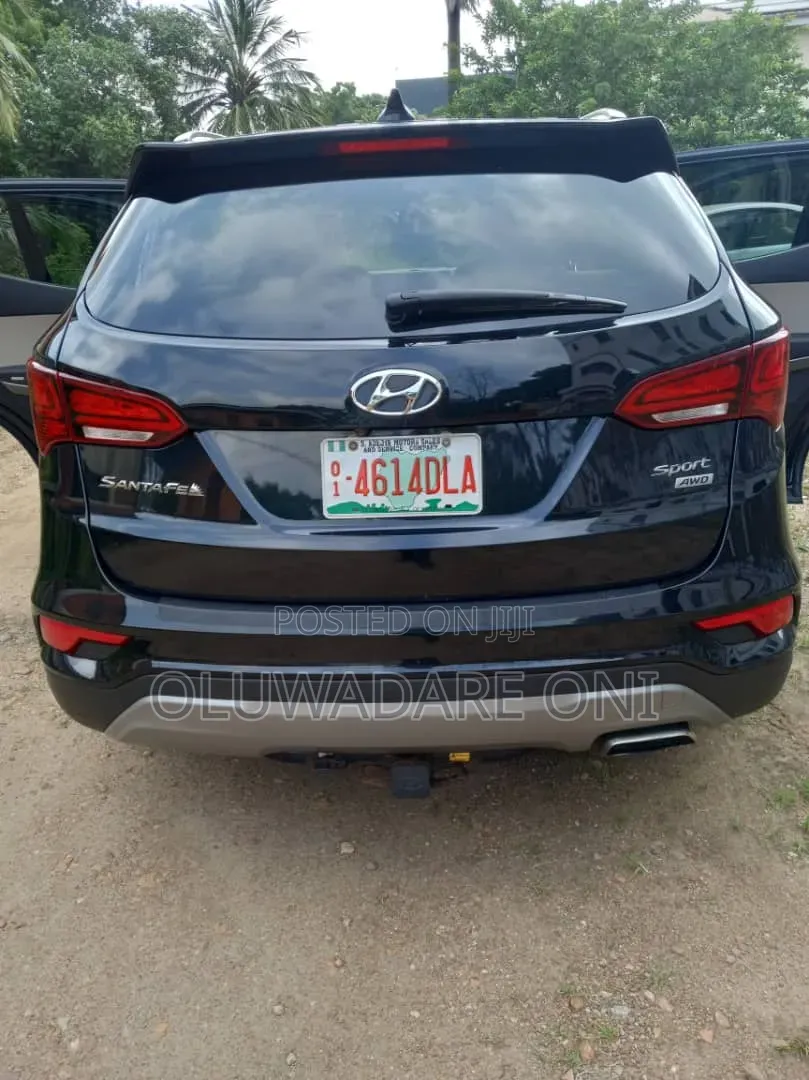 Hyundai Santa Fe 2017 Black