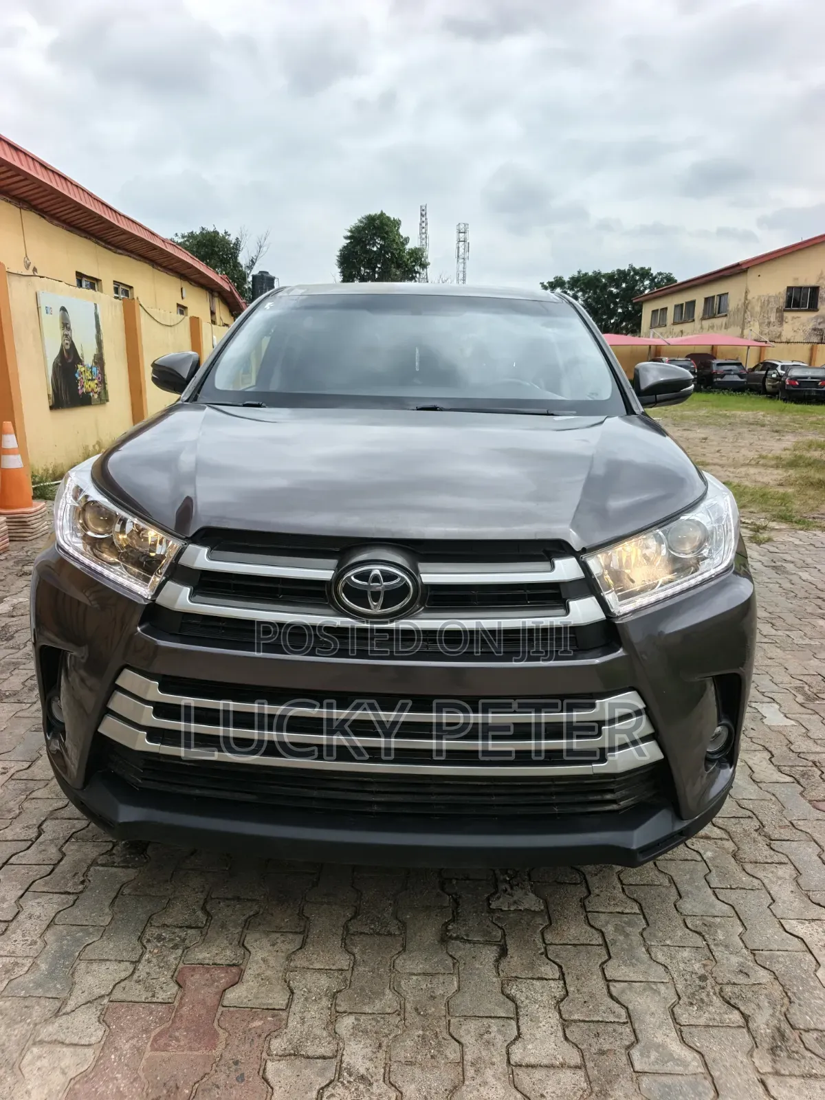Toyota Highlander LE Plus 4x4 V6 (3.5L 6cyl 8A) 2018 Gray