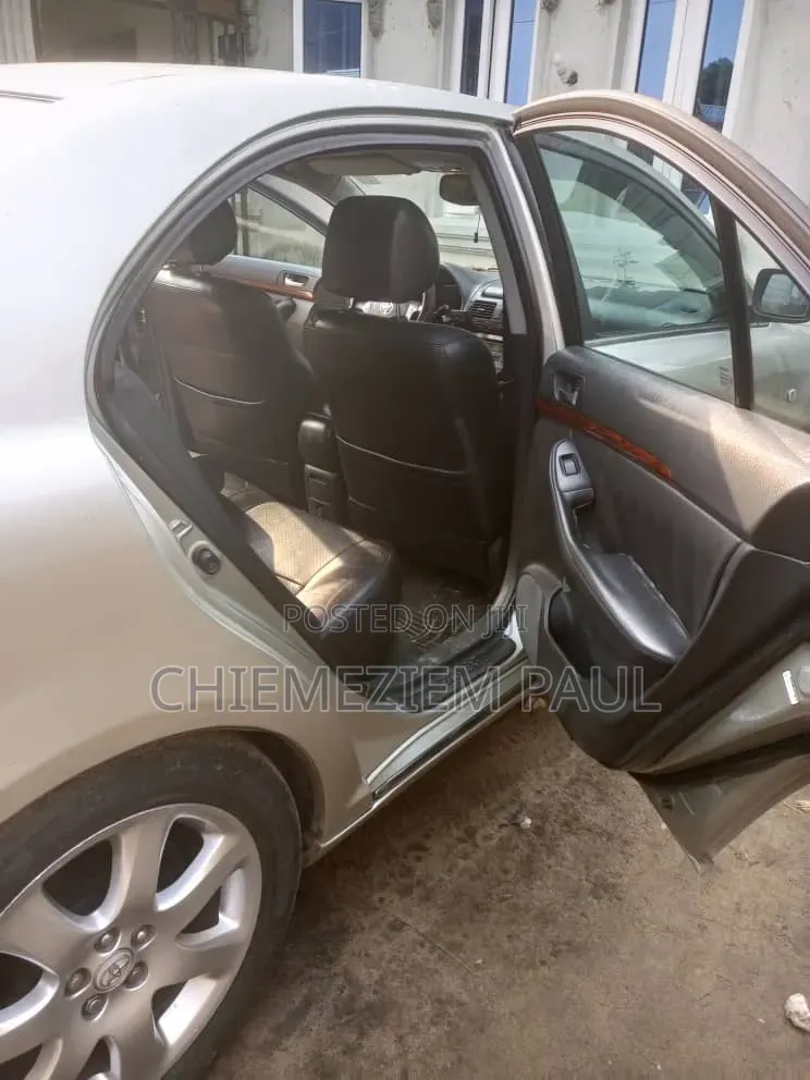 Toyota Avensis 2005 Silver