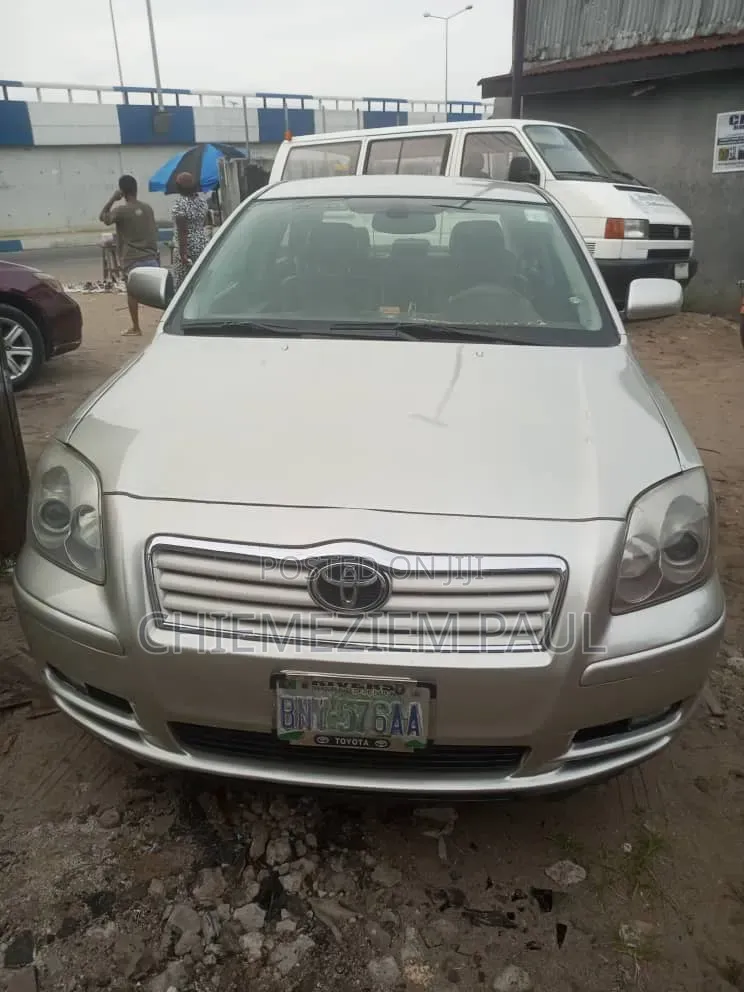 Toyota Avensis 2005 Silver