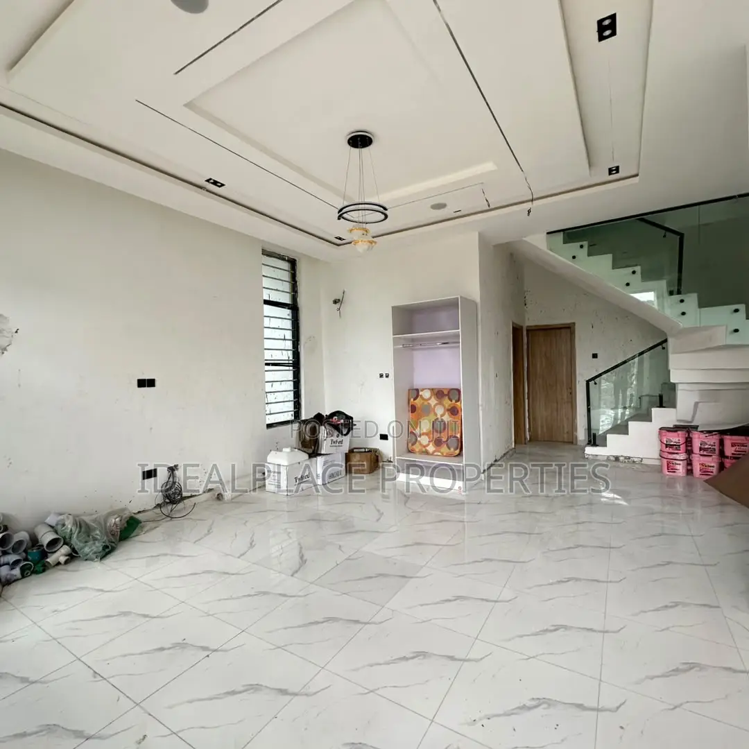 5bdrm Duplex in Sangotedo for sale
