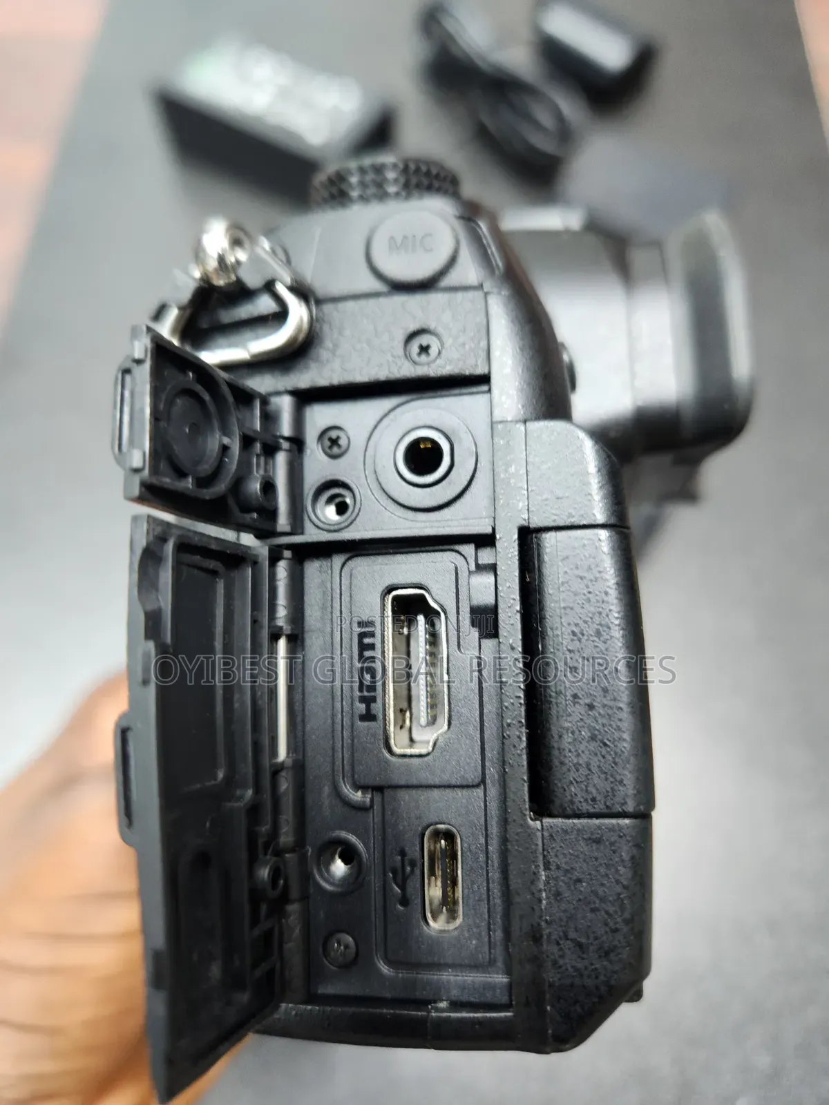 Mint Panasonic Lumix Camera Gh5 +Powerextra Dummy Battery