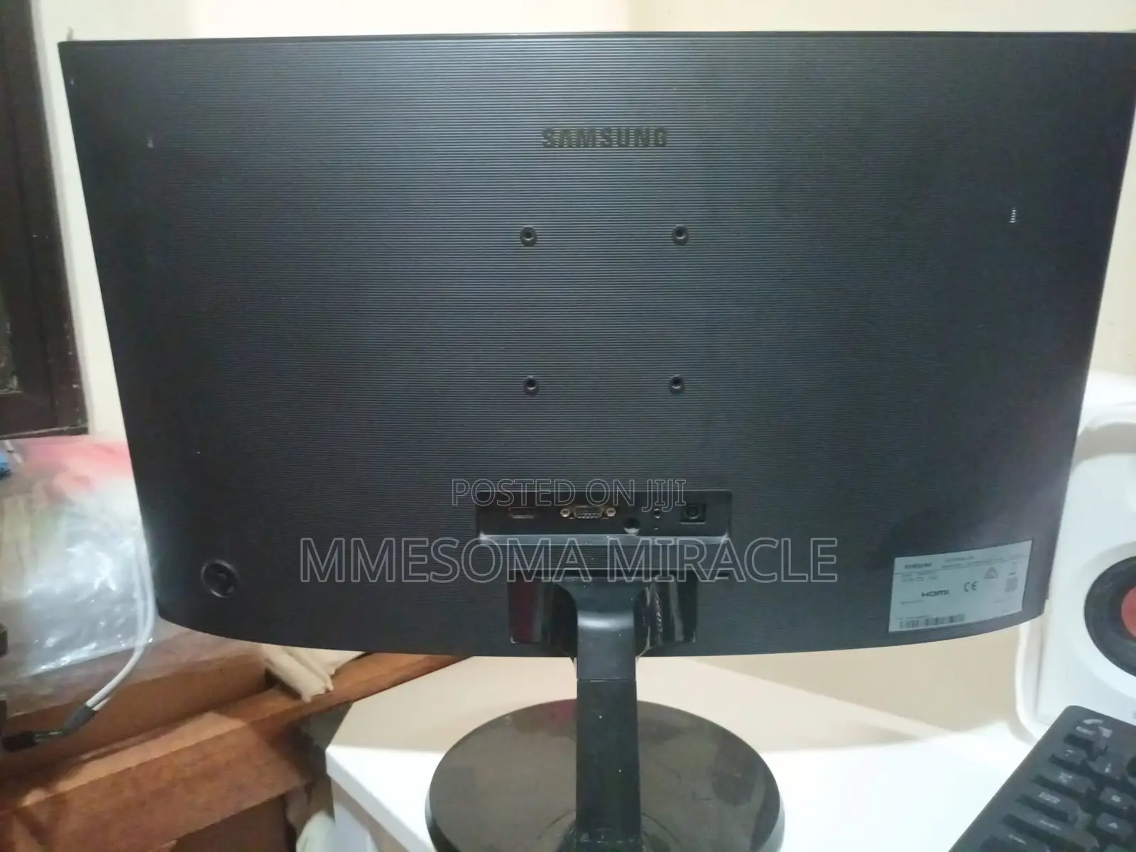 Samsung CF390 Series 27 Inches FHD 1920x1080 Frameless Curved Monitor