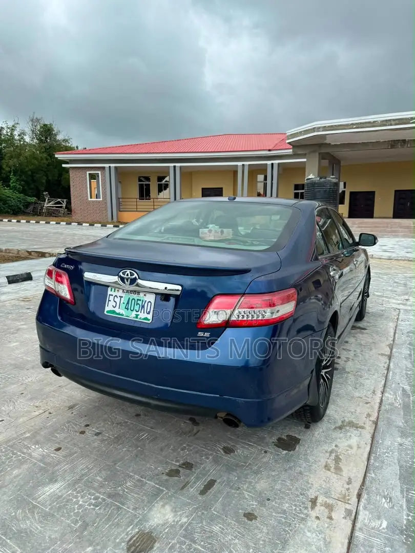 Toyota Camry SE 4dr Sedan (2.5L 4cyl 6A) 2011 Blue