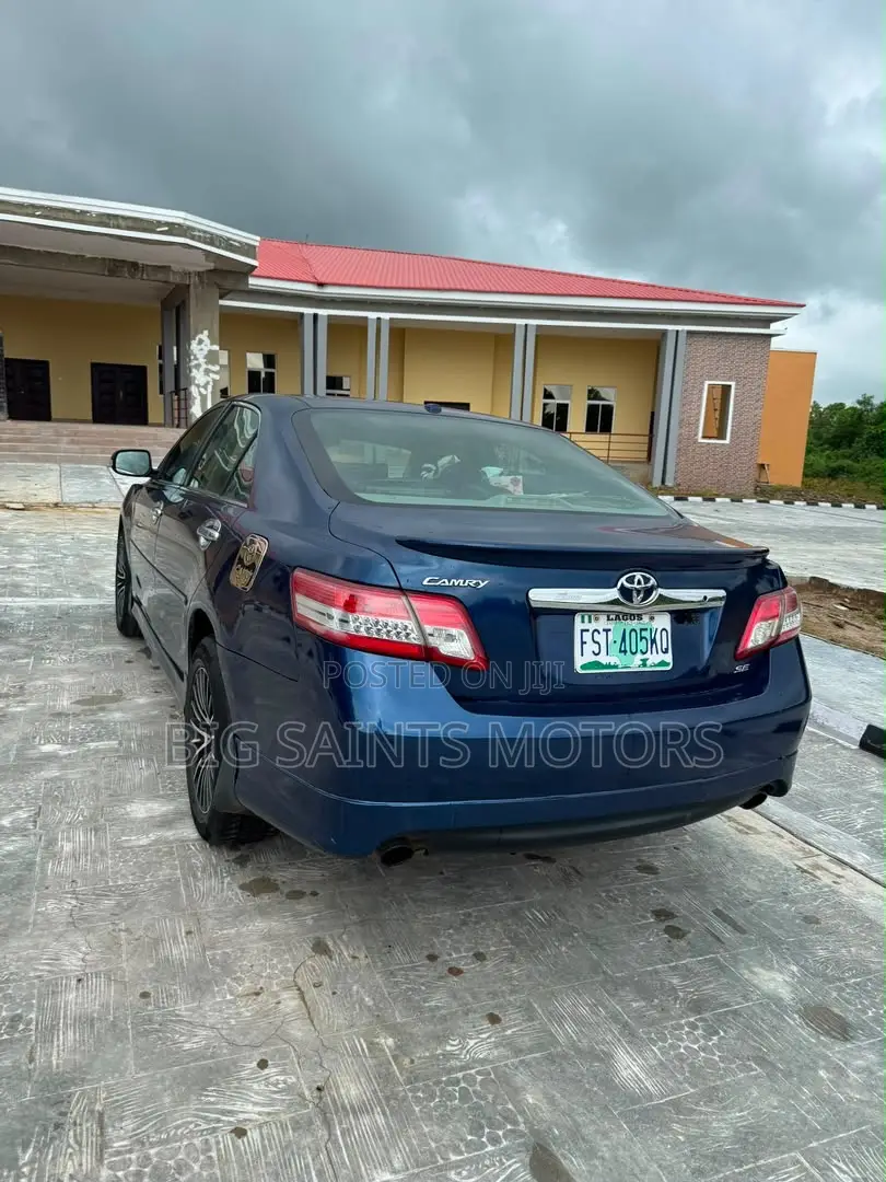 Toyota Camry SE 4dr Sedan (2.5L 4cyl 6A) 2011 Blue