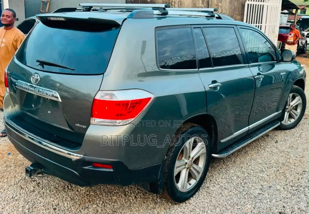 Toyota Highlander Limited 2012 Gray