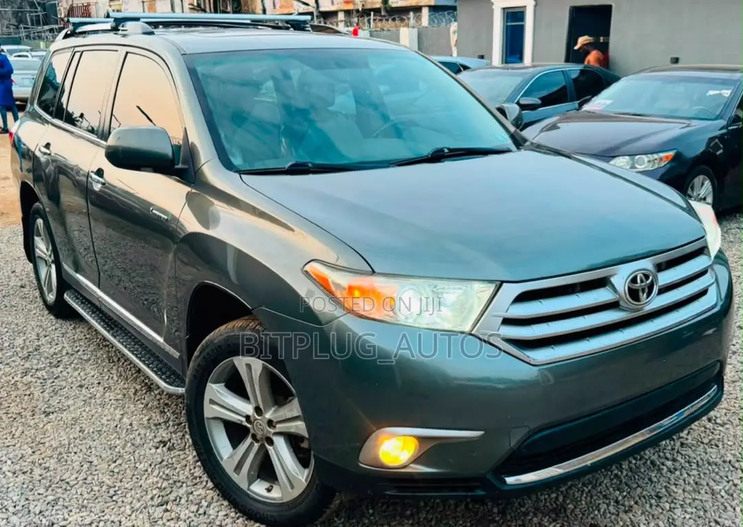 Toyota Highlander Limited 2012 Gray