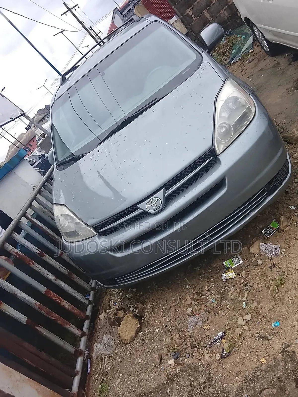 Toyota Sienna 2006 Red