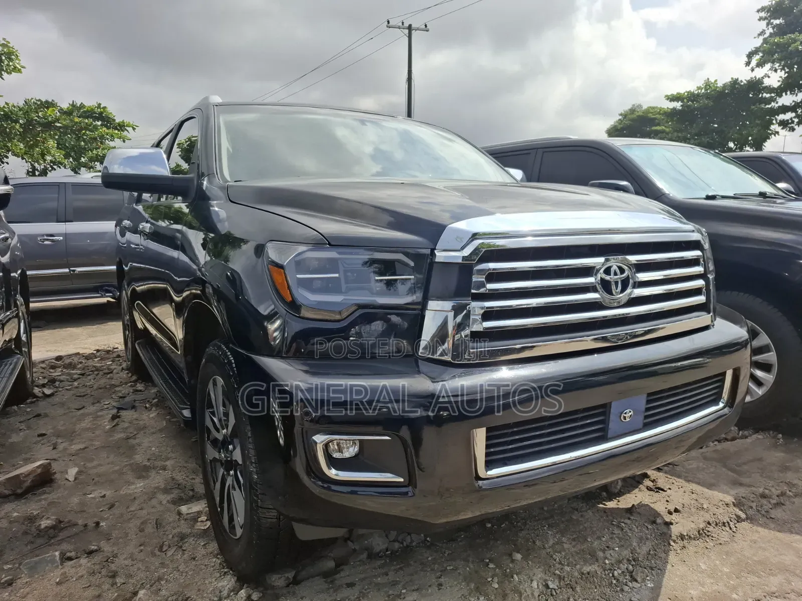 Toyota Sequoia Platinum 4dr SUV 4WD (5.7L 8cyl 6A) 2016 Black