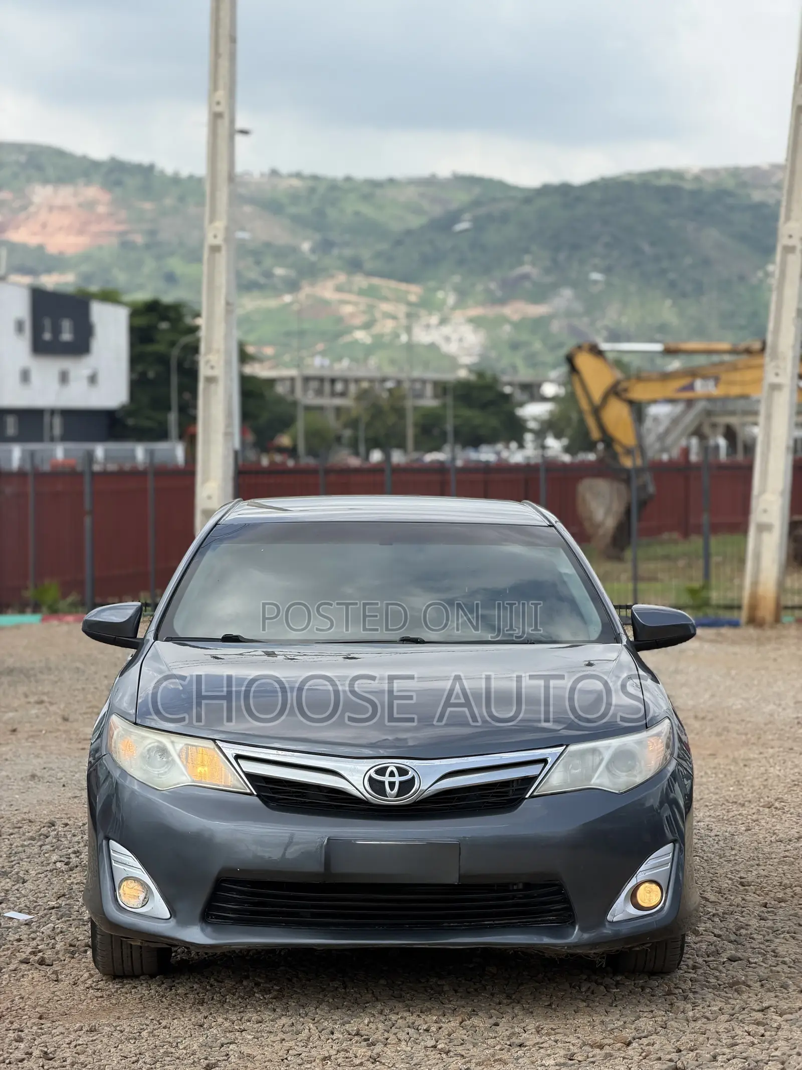 Toyota Camry LE 4dr Sedan (2.5L 4cyl 6A) 2013 Gray