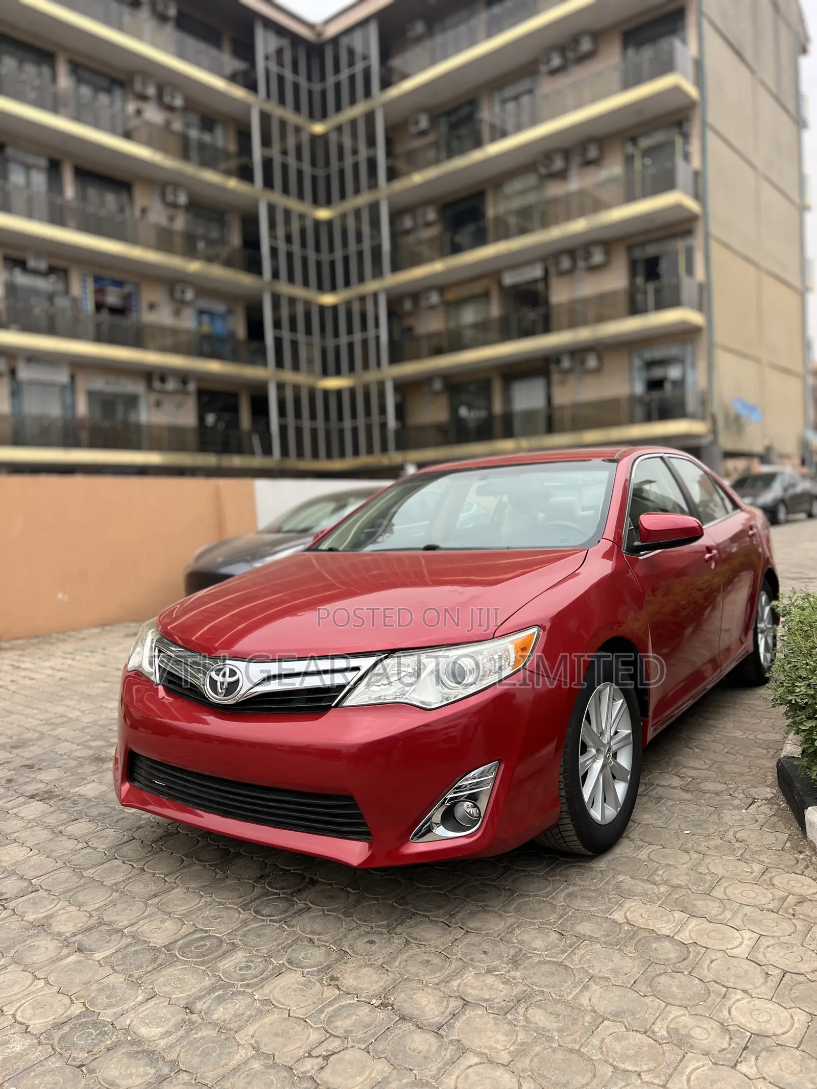 Toyota Camry LE 4dr Sedan (2.5L 4cyl 6A) 2014 Red
