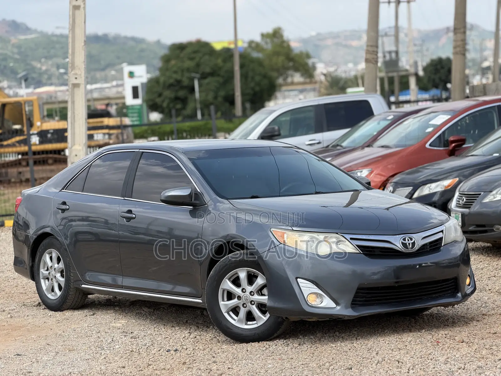 Toyota Camry LE 4dr Sedan (2.5L 4cyl 6A) 2013 Gray