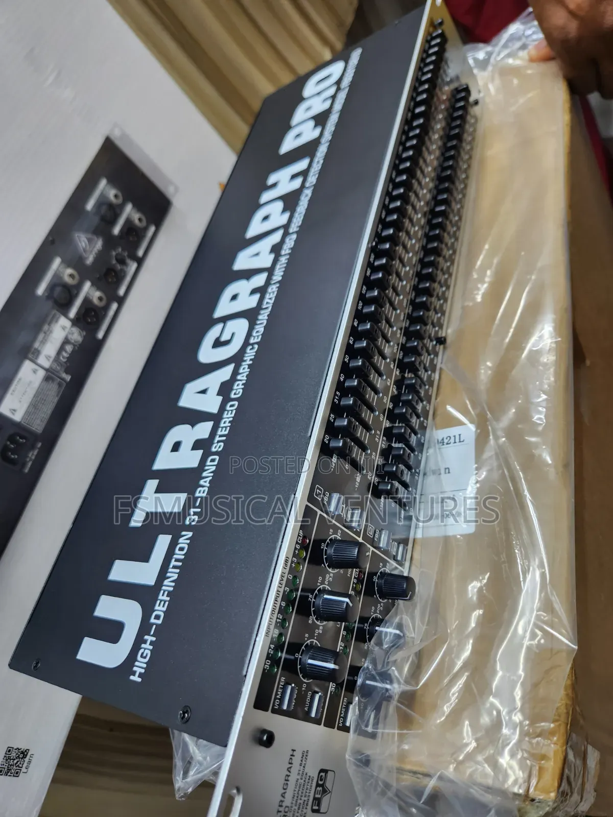 Behringer ULTRAGRAPH PRO FBQ3102HD Graphic Equalizer