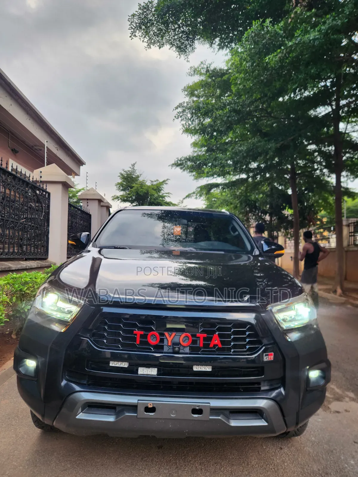 Toyota Hilux 2024 Black