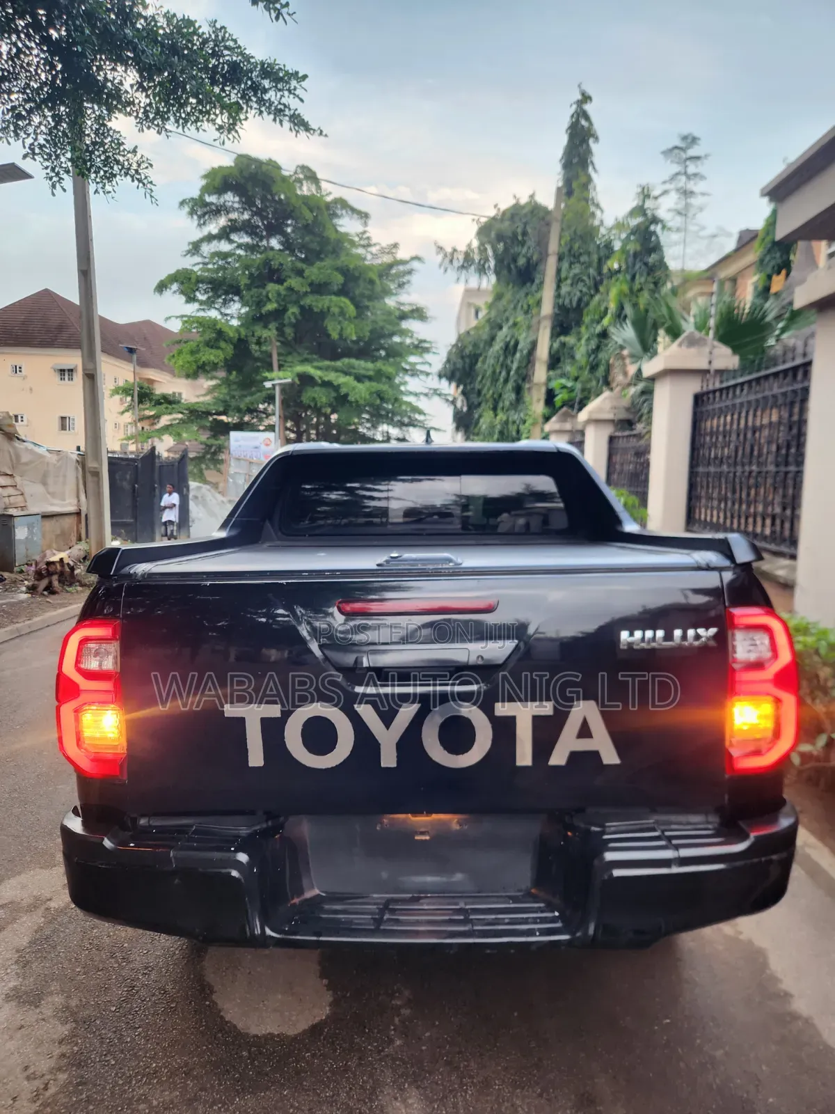 Toyota Hilux 2024 Black