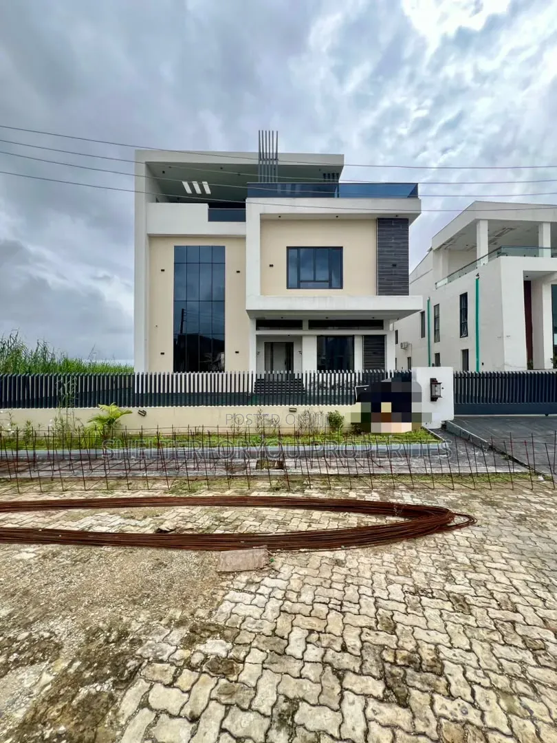 6bdrm Duplex in Chevron for sale