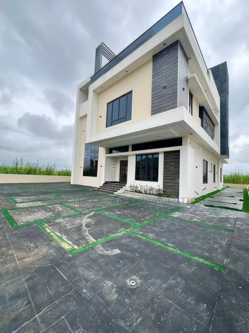 6bdrm Duplex in Chevron for sale