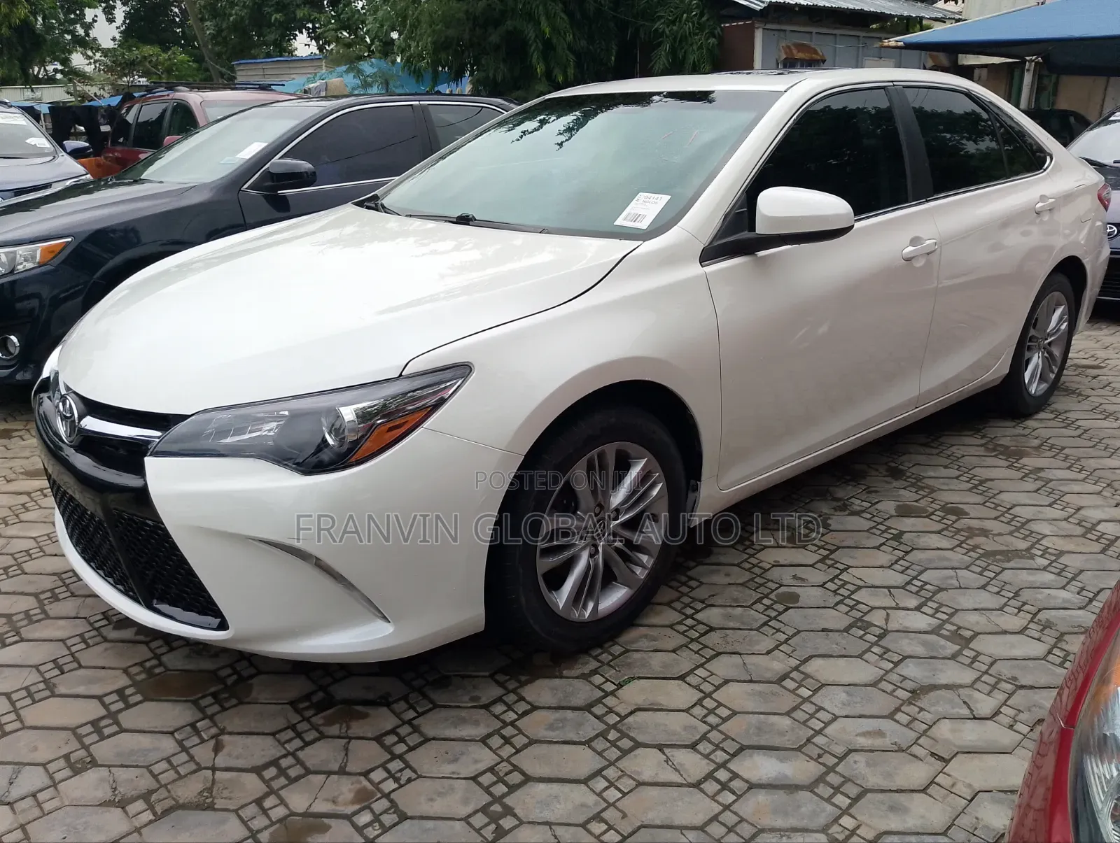 Toyota Camry SE 4dr Sedan (2.5L 4cyl 6A) 2017 White