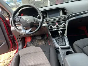 Hyundai Elantra Limited 2020 Red